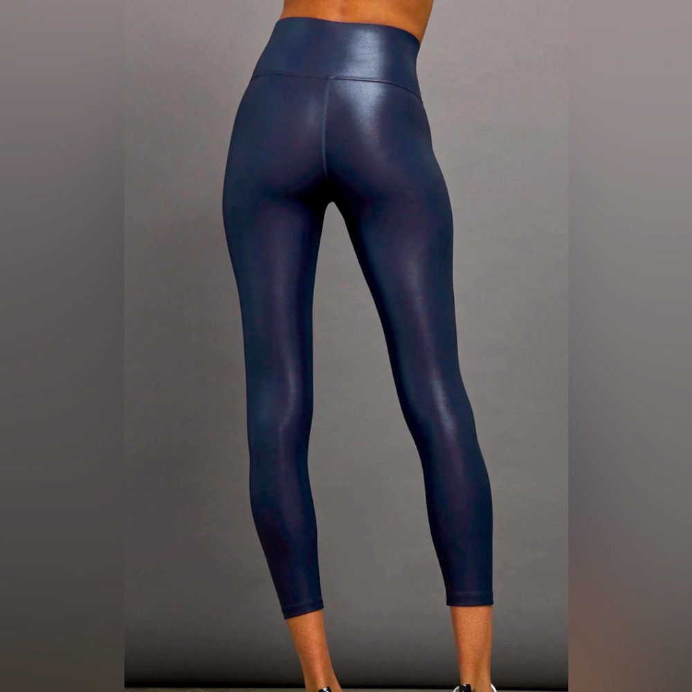 Carbon 38 Navy Takara shine leggings size M